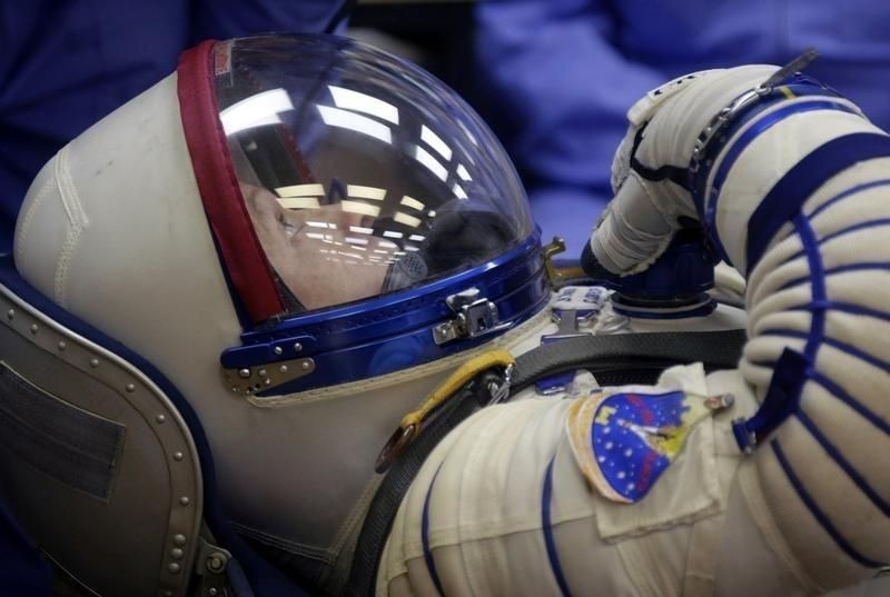 Cem Yılmaz'dan NASA'ya cevap: İşim var! - Page 2