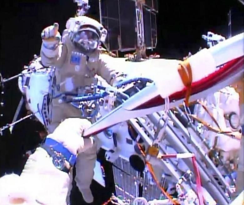 Cem Yılmaz'dan NASA'ya cevap: İşim var! - Page 3