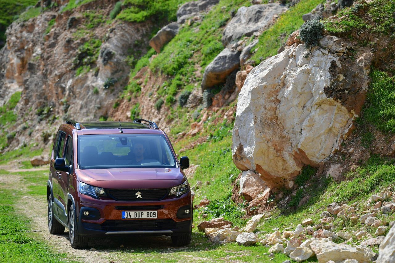 Yeni Peugeot RIFTER Türkiye fiyatı belli oldu - Page 3