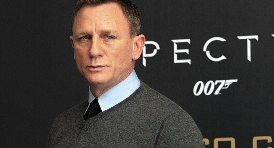 James Bond tarihinde bir ilk! - Page 3