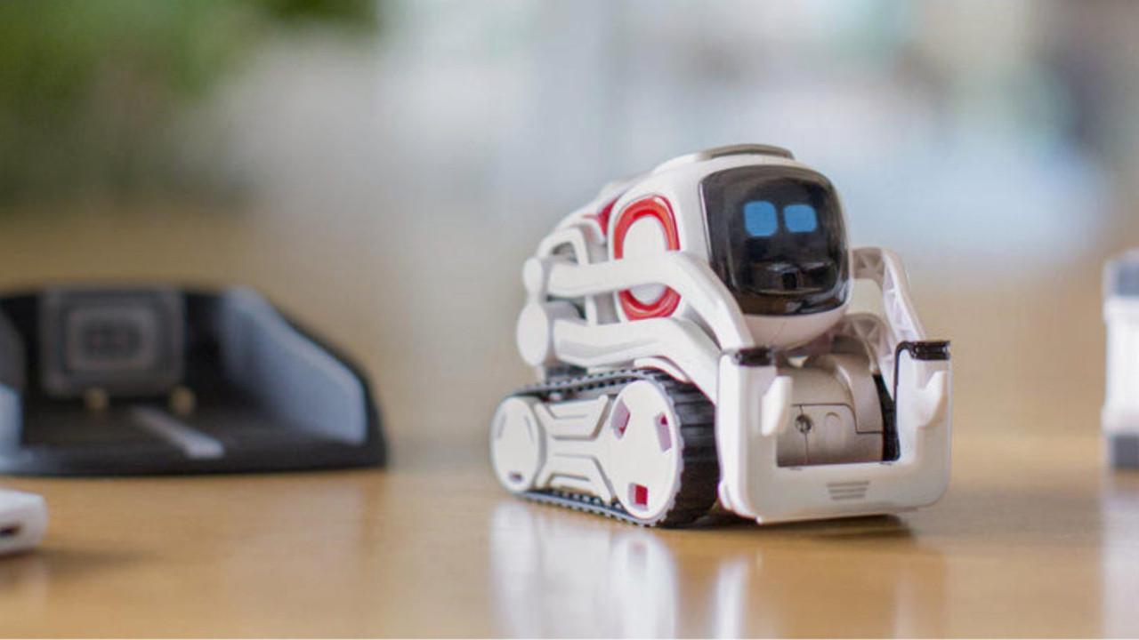 anki-cozmo-toy-coding-robot-bgCs_cover.jpg