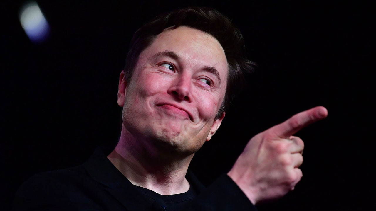 Elon Musk donu ile Clubhouse'a girdi! | Teknolojioku