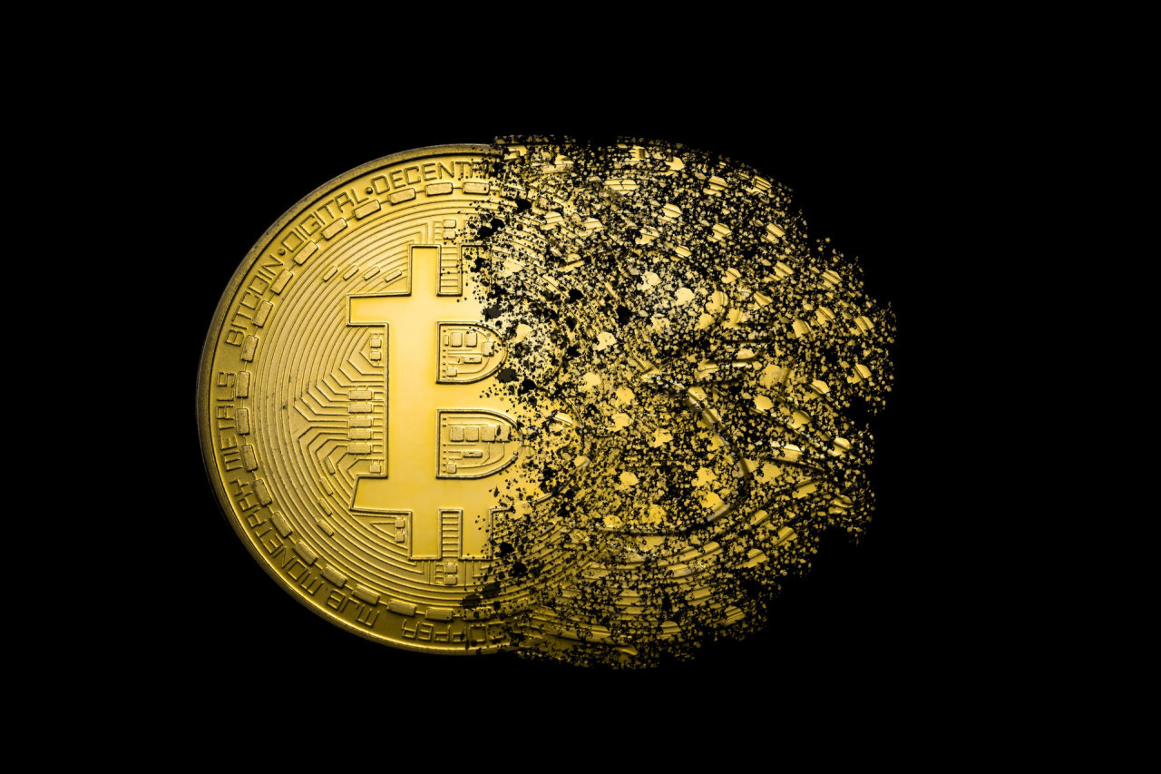Eriyen bitcoin fotoğrafı