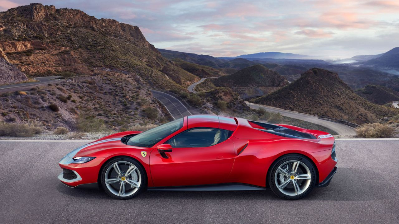 Ferrari 296 GTS tanıtıldı! Böyle bir otomobil olamaz! - Page 2