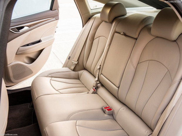 Buick LaCrosse 2017 - Page 2