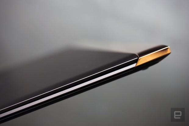 18 karat altın ve elmasla kaplı özel üretim HP Spectre 13.3 - Page 1
