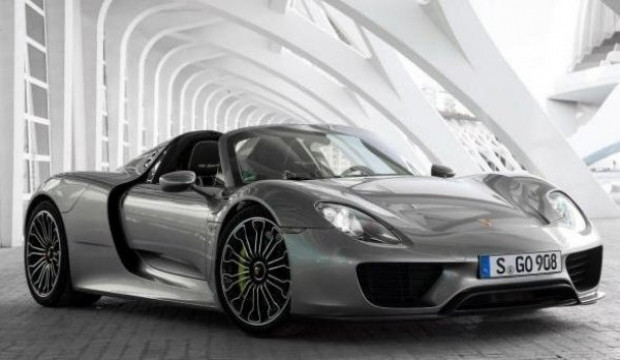 2014 model Porsche 918 Spyder - Page 1
