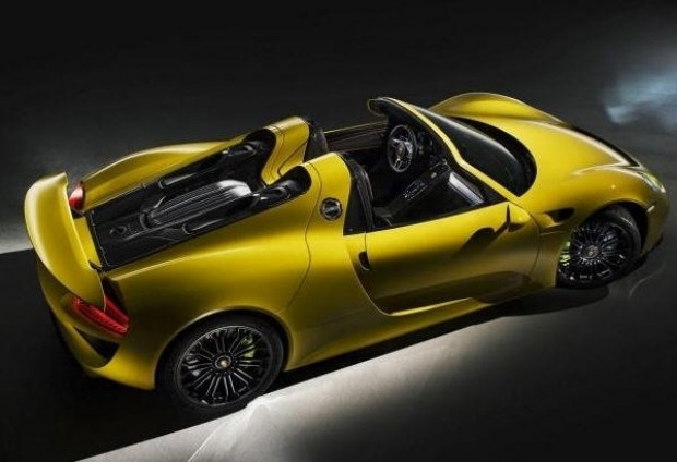 2014 model Porsche 918 Spyder - Page 2