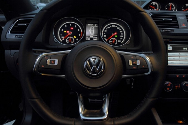 2015 Volkswagen Scirocco - Page 3
