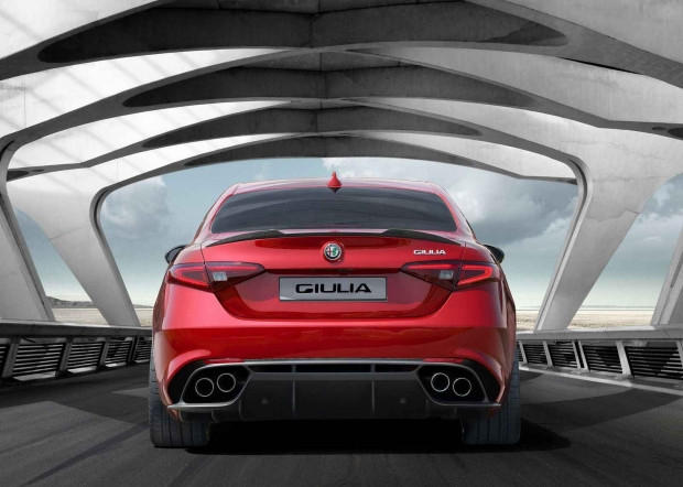 2016 Alfa Romeo Giulia'nın iç tasarımı gözüktü - Page 3
