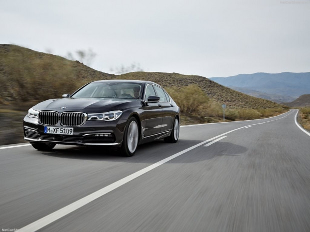 2016 BMW 7-Series - Page 3