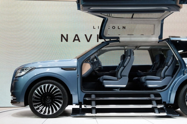 2016 Lincoln Navigator kendine hayran bıraktı! - Page 1