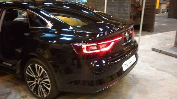 2016 Renault Talisman ilk defa canlı görüntülendi - Page 3