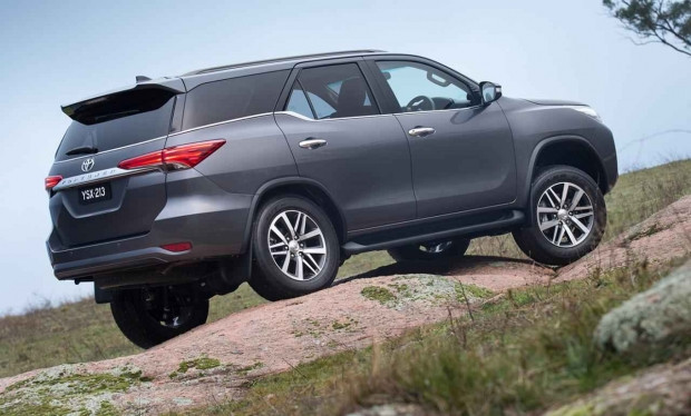 2016 Toyota Fortuner özellikleri açıklandı - Page 1