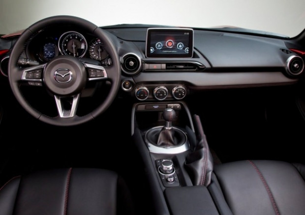 2016'nın en iyi otomobili olarak Mazda MX-5 seçildi - Page 1