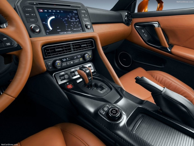 2017 Nissan GT-R'nin bütün özellikleri - Page 1