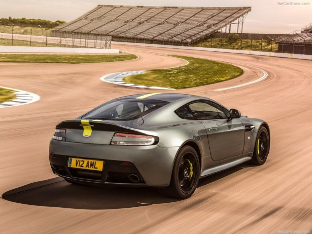 2018 Aston Martin Vantage AMR - Page 3
