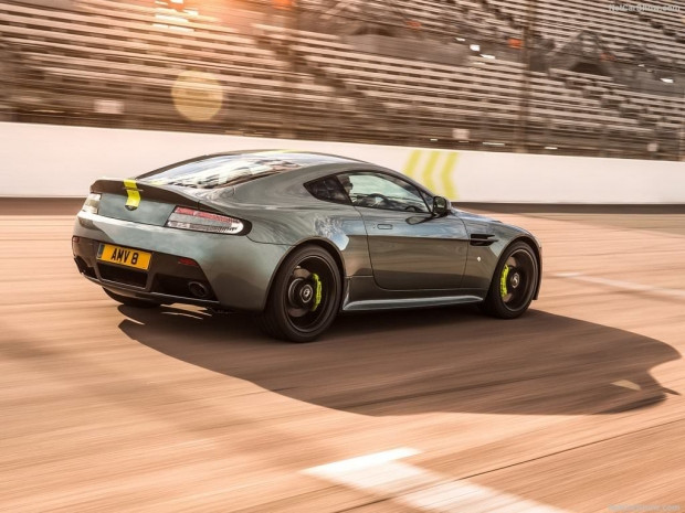 2018 Aston Martin Vantage AMR - Page 4