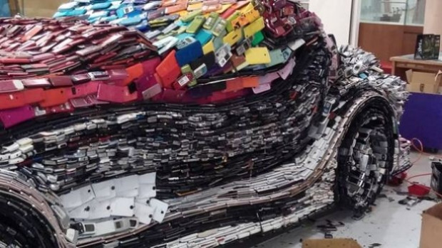 25 bin cep telefonu ile otomobil yaptı - Page 2