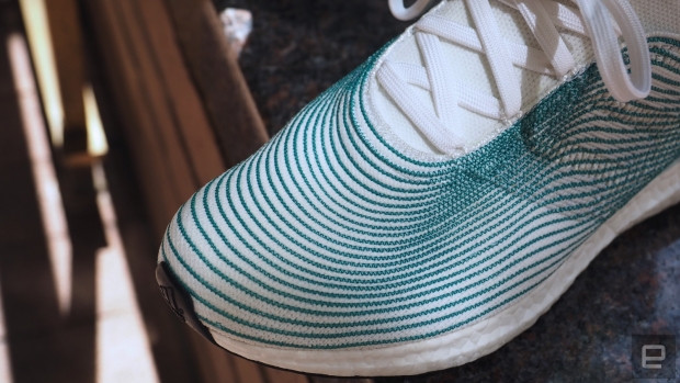 Adidas okyanus atıklarından ayakkabı yaptı - Page 1