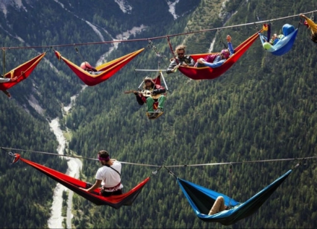 Adrenalin tutkunlarının aklınızı başınızdan alacak 10 çılgınca fotoğrafı - Page 1