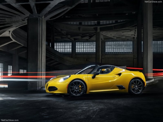 Alfa Romeo 4C Spider 2015 - Page 2