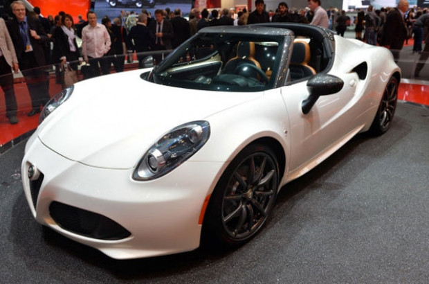 Alfa Romeo’nun, üstü açık spor otomobili Alfa 4C Spider - Page 1