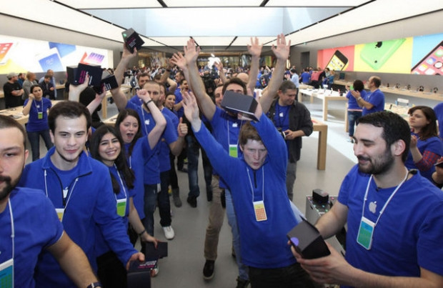 Apple Store açılışında büyük izdiham! - Page 4
