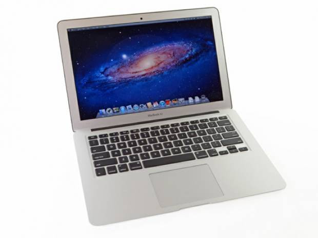Apple'ın Macbook Air'i parçalara ayırdık! - Page 1