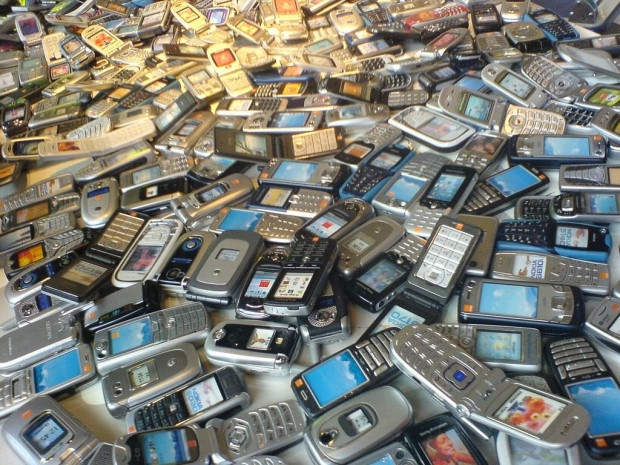 Bakın eski telefonlara ne oluyor? - Page 1