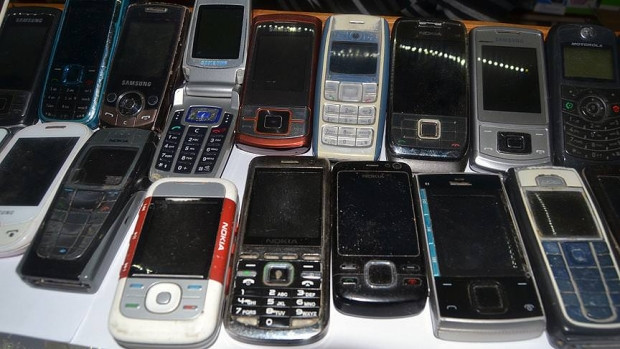 Bakın eski telefonlara ne oluyor? - Page 3