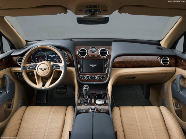 Bentley Bentayga (2016) - Page 1