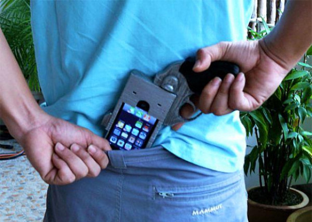 Bir bakanın bir daha bakacağı ilginç telefon kılıfları - Page 4