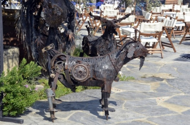 Bir Türk Otomobil parçalarını sanat eserine dönüştürüyor - Page 3