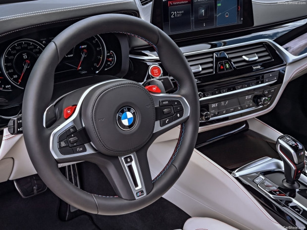 BMW M5 First Edition 2018 - Page 2