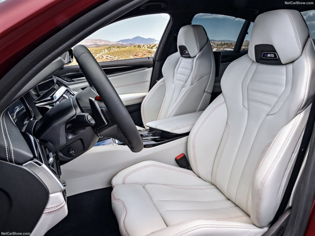 BMW M5 First Edition 2018 - Page 3