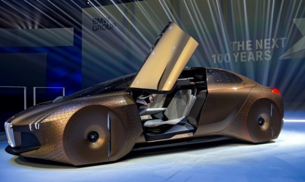 BMW'den 100. yıla renk değiştiren otomobil - Page 1