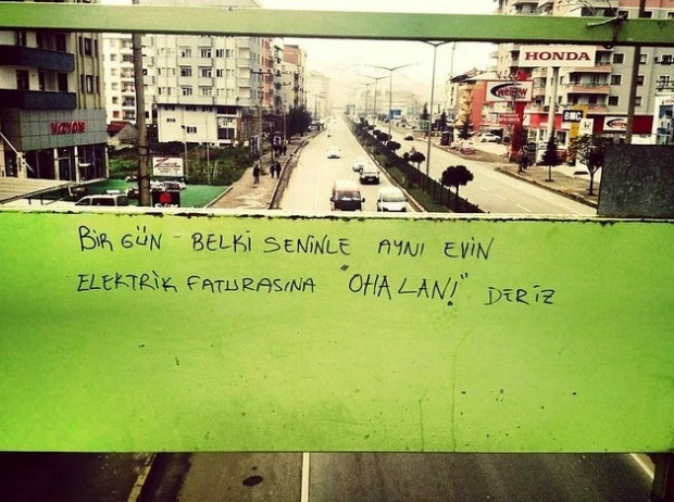 Böyle duvar yazıları görülmedi! - Page 1