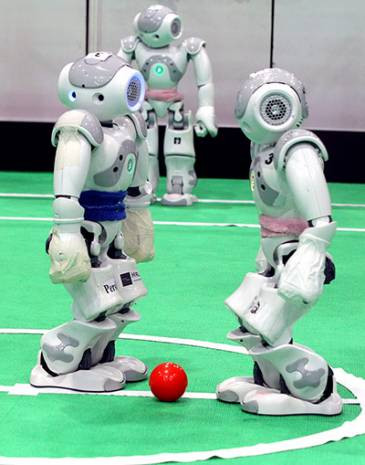 Bu robotlar futbol oynuyor! - Page 2