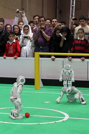 Bu robotlar futbol oynuyor! - Page 3