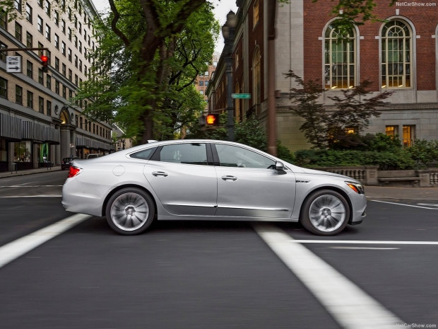 Buick LaCrosse 2017 - Page 1