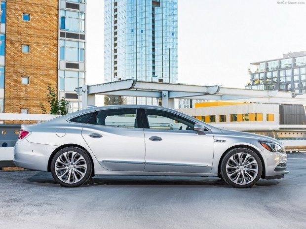 Buick LaCrosse 2017 - Page 3