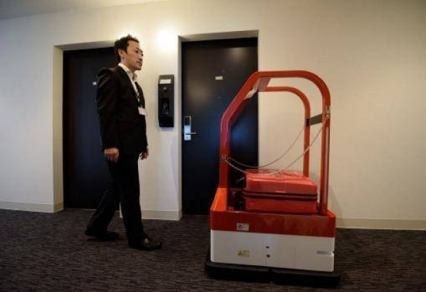 Bütün çalışanları robot olan ilk otel! - Page 1