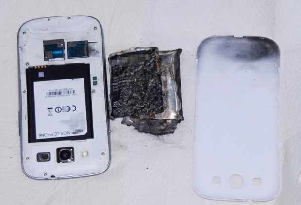 Cep telefonu elinde patladı! - Page 4