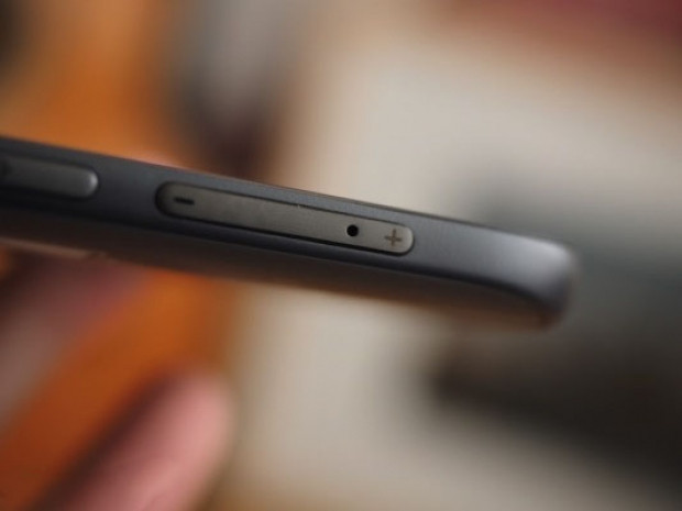 Çift ekranlı akıllı telefon YotaPhone 2 geliyor! - Page 3