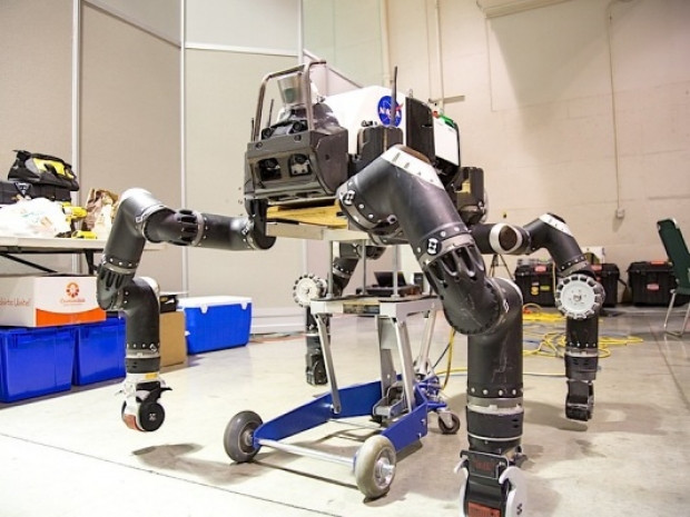 DARPA robot yarışması 2015 - Page 1