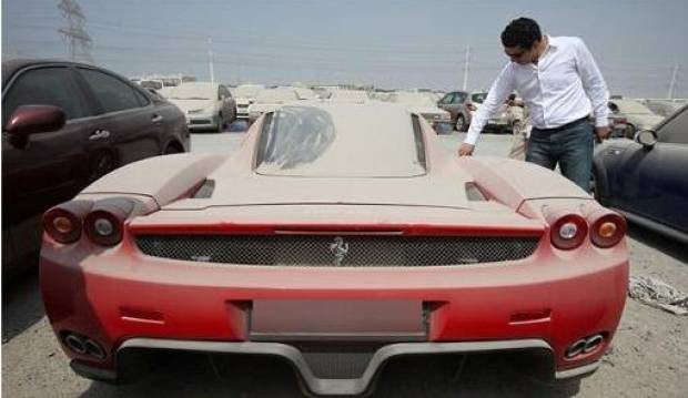 Dubai'deki süper lüks sahipsiz otolar toz içinde - Page 3