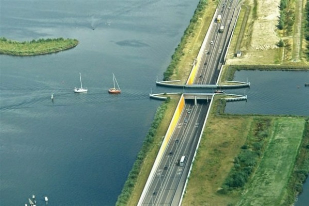 Dünyanın dört bir yanından ilginç yollar - Page 2