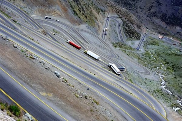 Dünyanın dört bir yanından tuhaf yollar - Page 2