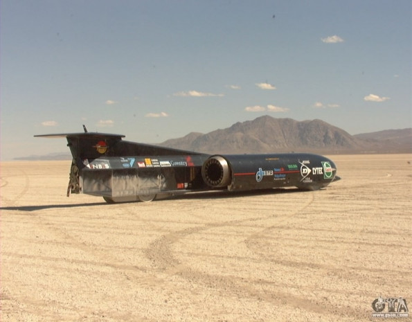 Dünyanın en hızlı otomobili Thrust SSC - Page 2